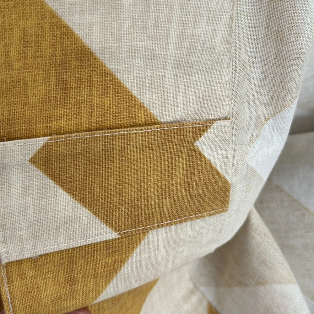 Curtain / draperies